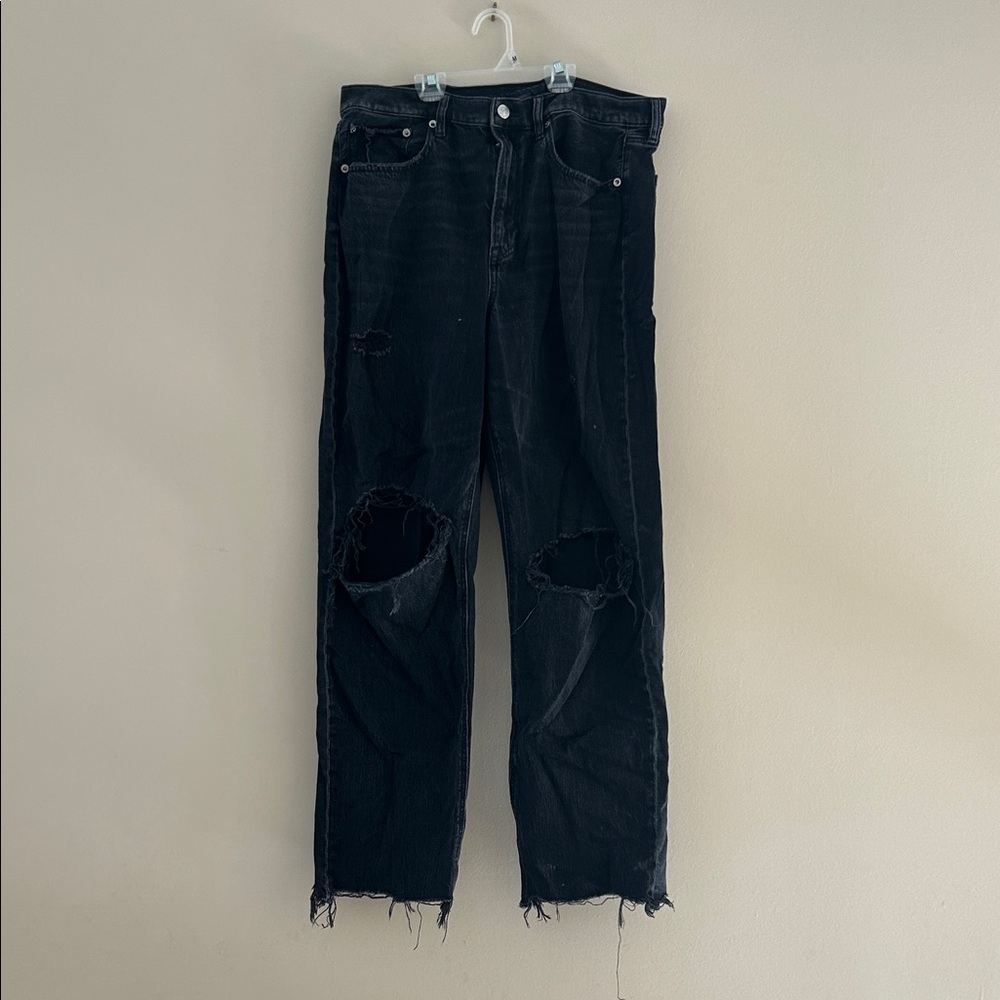 Women’s Black Distressed Jeans